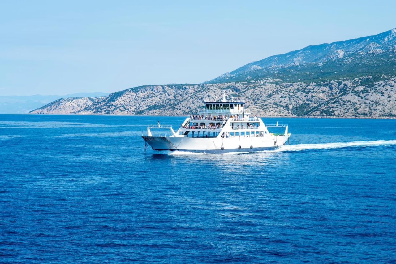 Galapagus Privat Beach & Boat Dock Apartment Метайна Екстериор снимка
